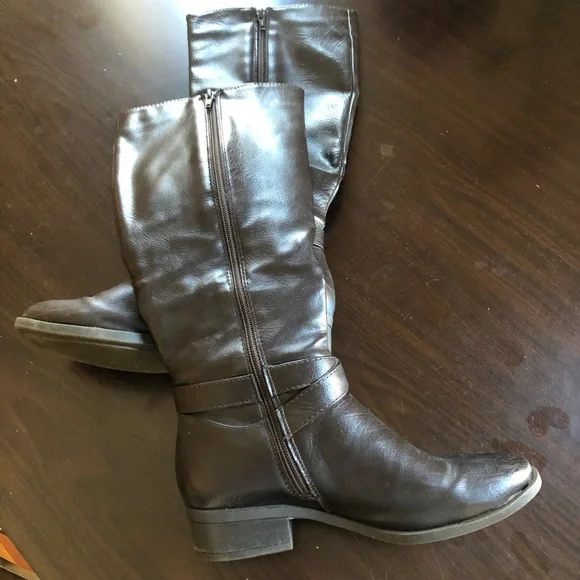 Kohl’s Brown knee-high faux leather boots - Picture 11 of 16